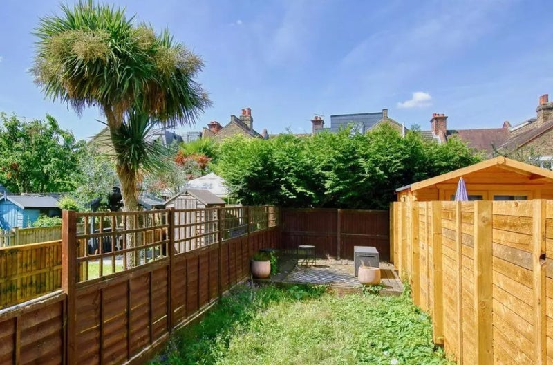 Room Swaby Road in Greater London