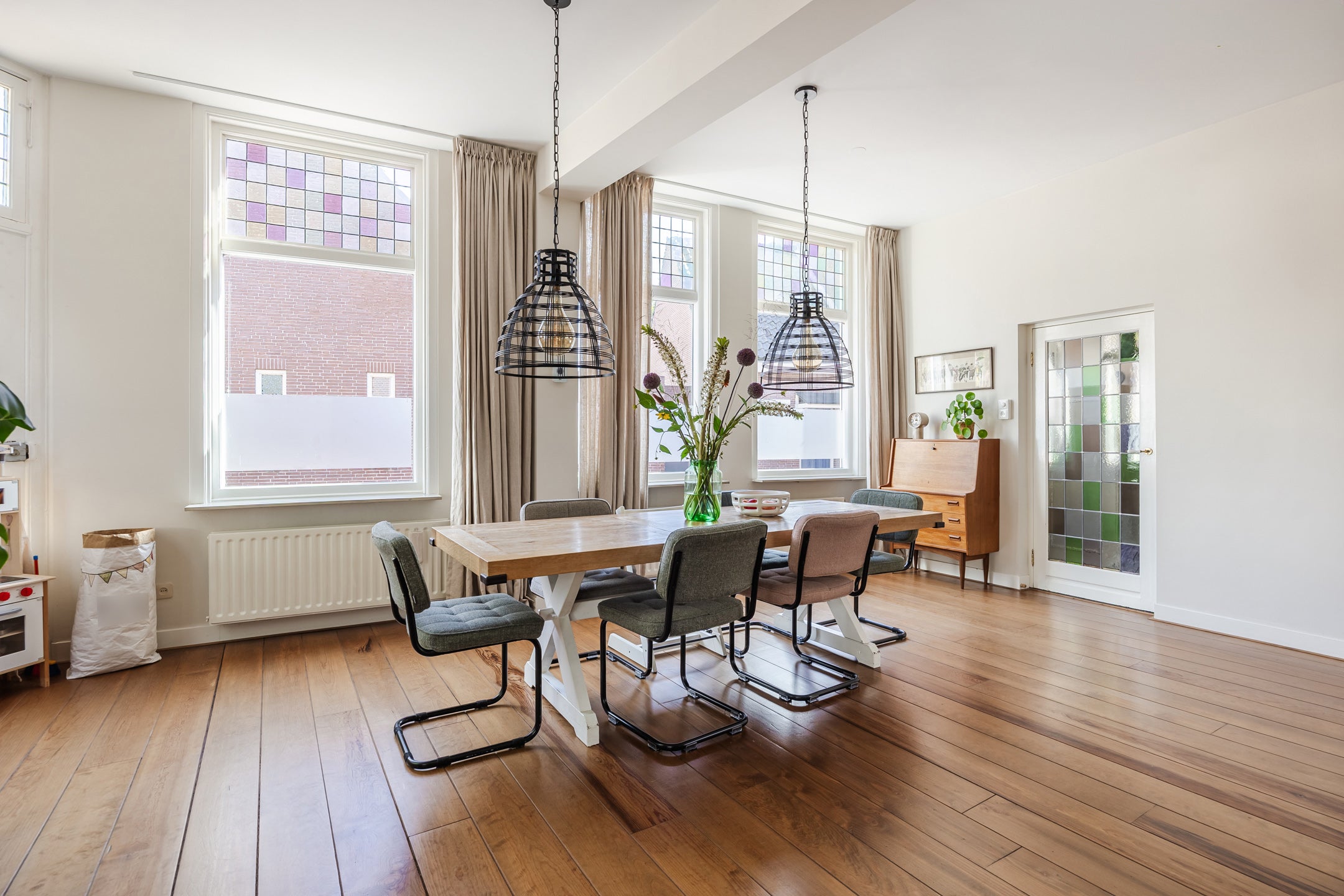 Tussenwoning te koop: Wijngaardstraat 17, Bergen Op Zoom