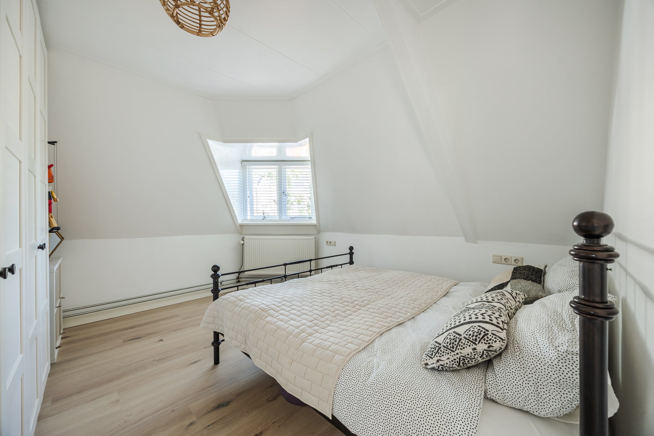 Tussenwoning te koop: Wijngaardstraat 17, Bergen Op Zoom
