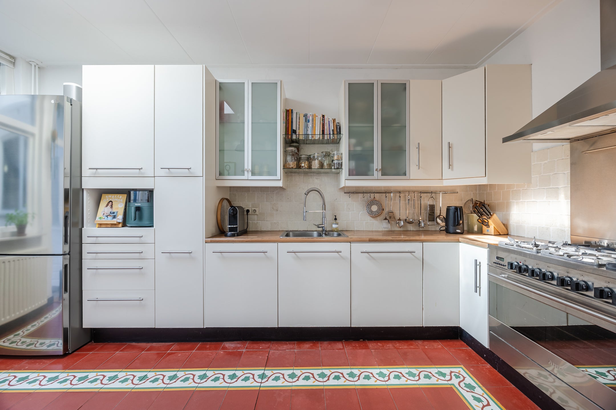 Tussenwoning te koop: Wijngaardstraat 17, Bergen Op Zoom