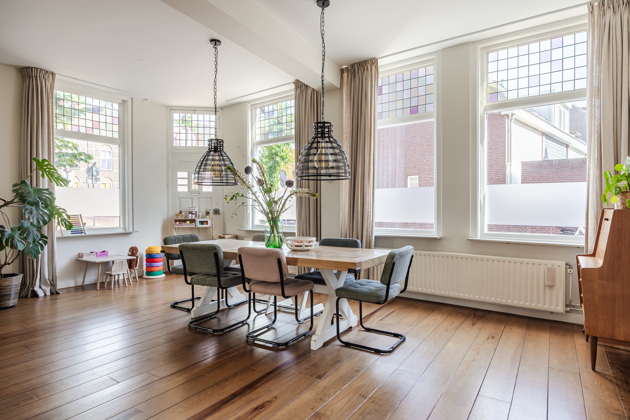 Tussenwoning te koop: Wijngaardstraat 17, Bergen Op Zoom
