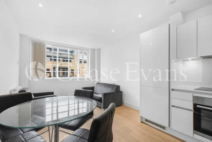 Flat Burdett Road in Greater London
