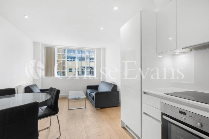 Flat Burdett Road in Greater London