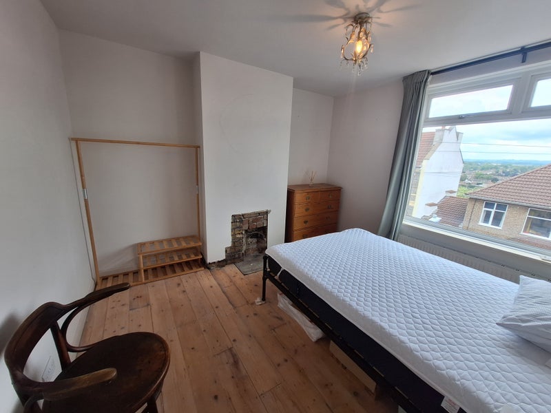 Room Queens Road in Bristol
