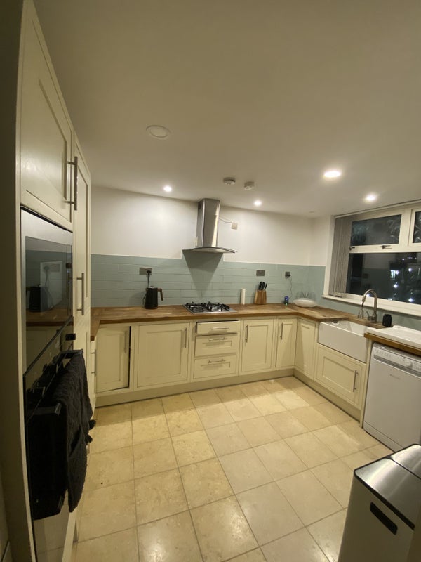 Room East India Dock Road in Greater London