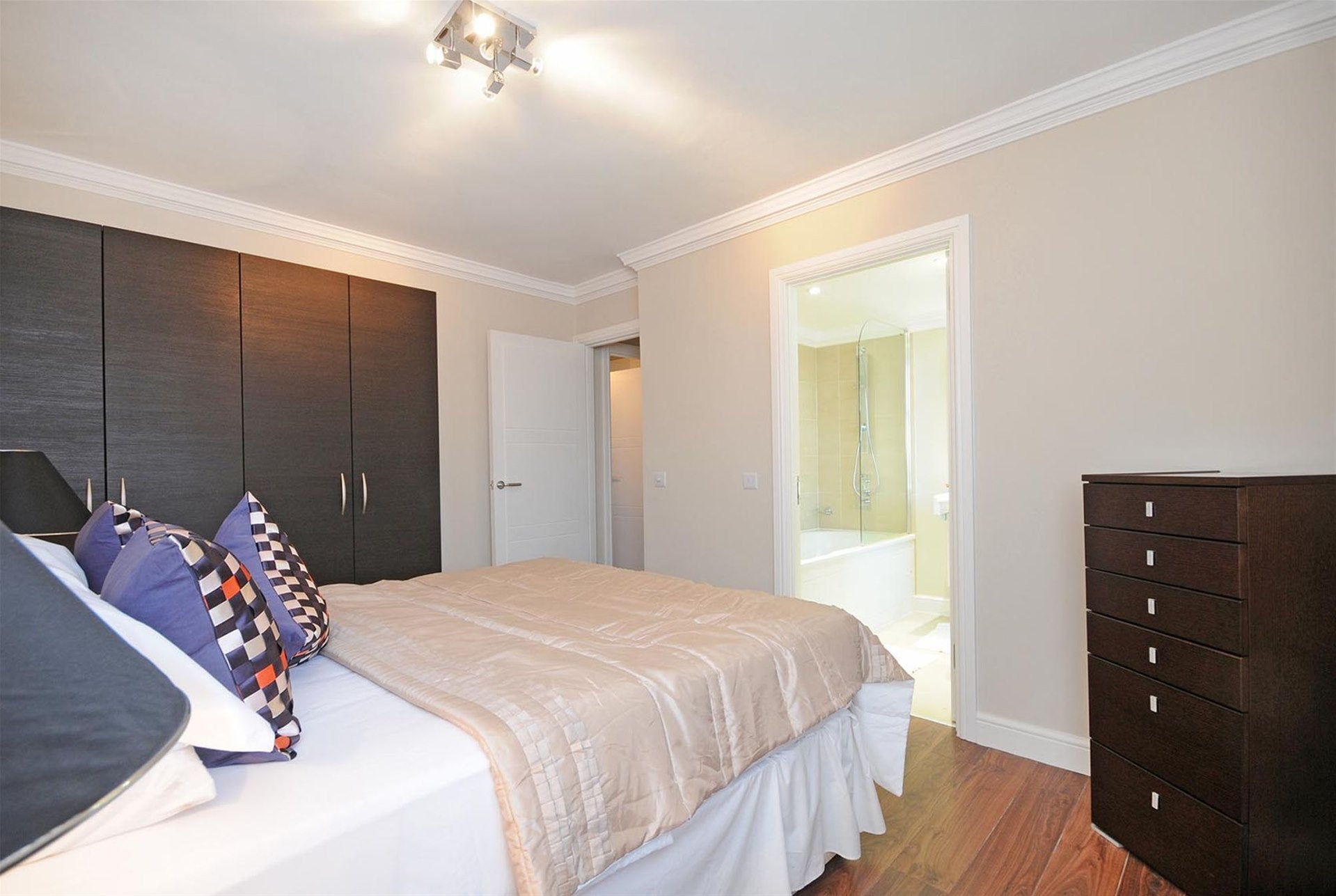 Flat Boydell Court in Greater London