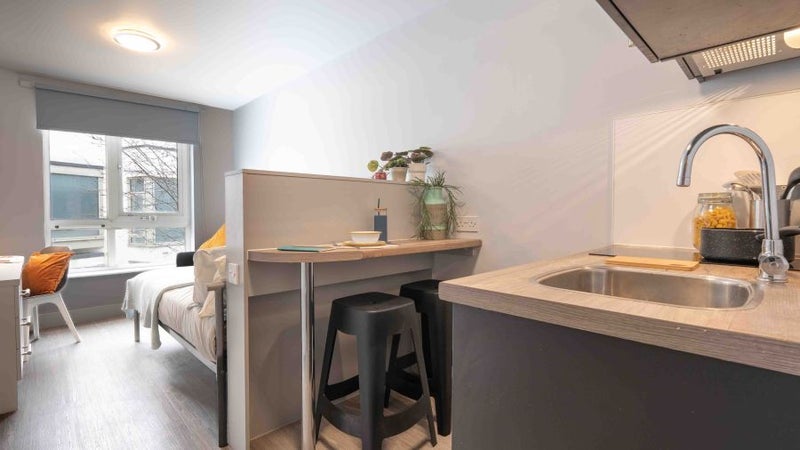 Flat Kingsland Road in Greater London