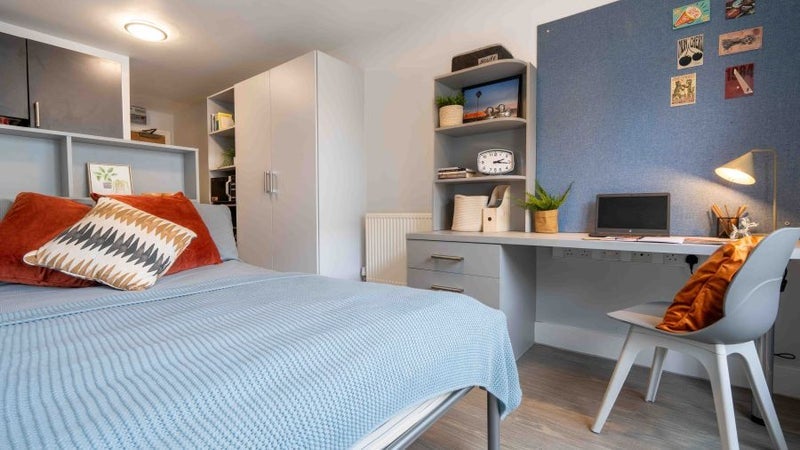 Flat Kingsland Road in Greater London