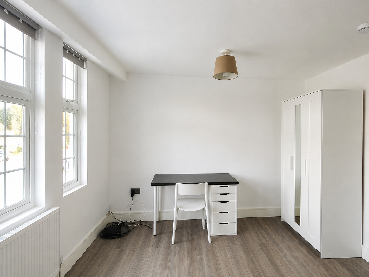 Flat Ewell Road in Greater London