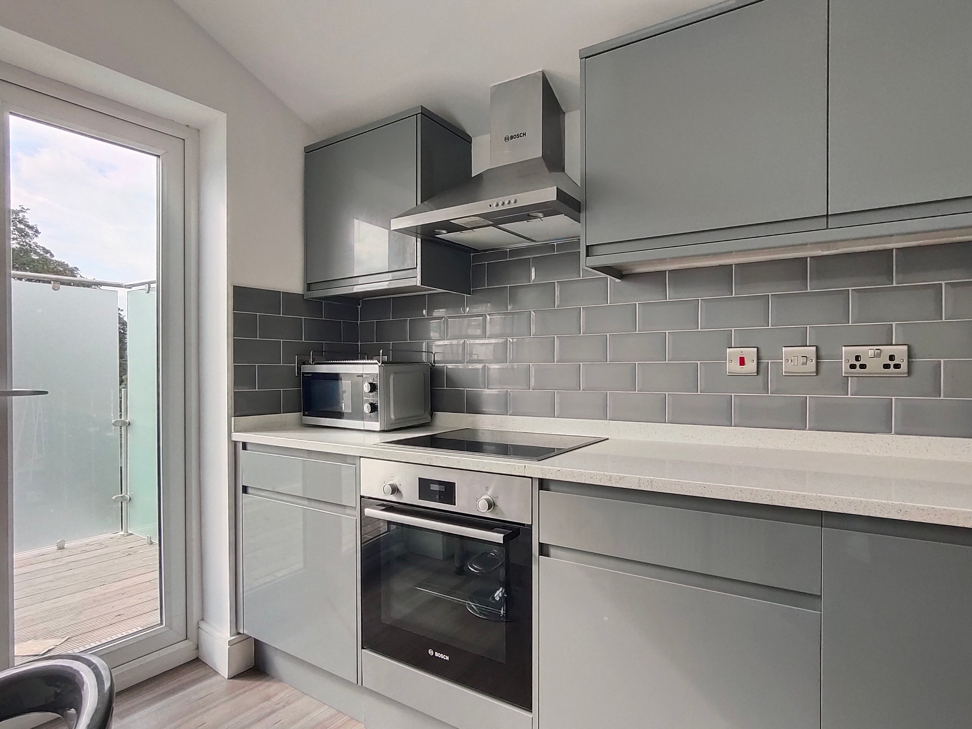 Flat Ewell Road in Greater London