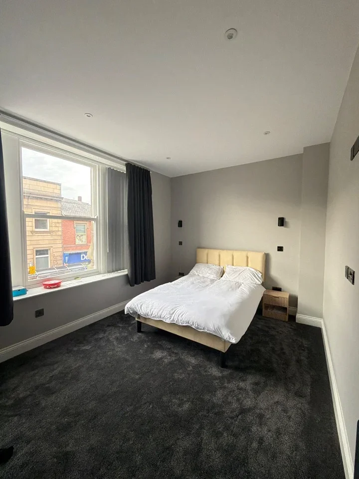 Flat Rykneld Square in Chesterfield