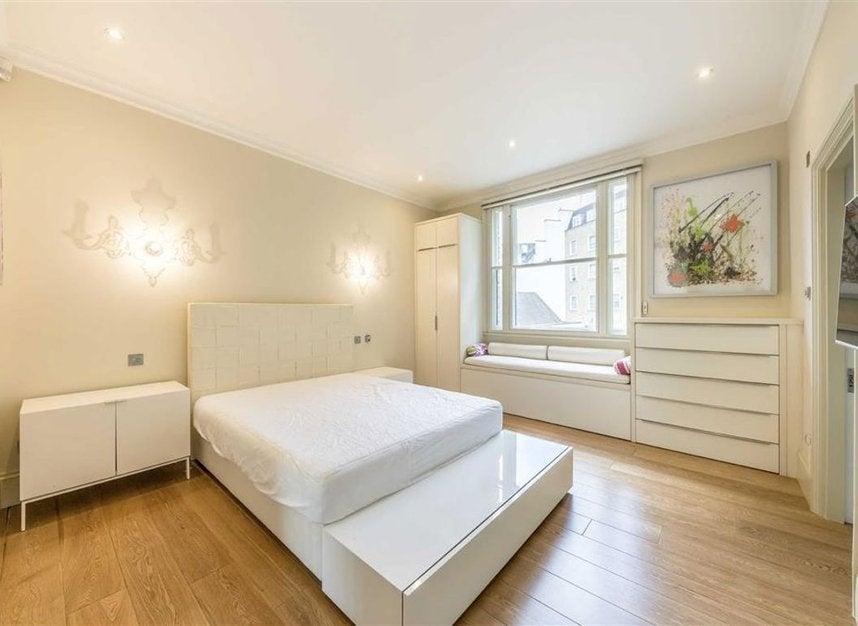 Flat Hyde Park Square in City of Westminster