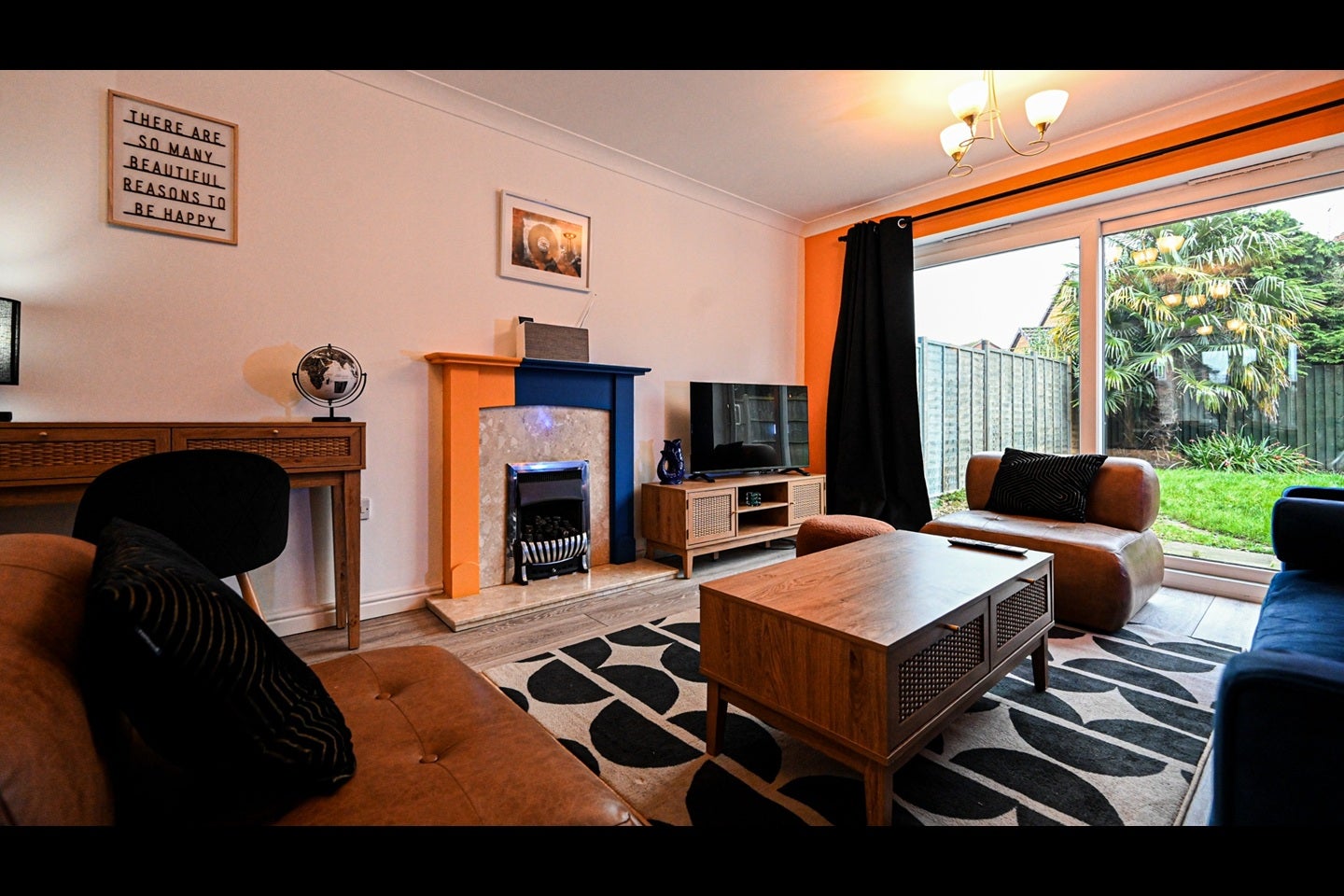 House Tudor Close in Tewkesbury