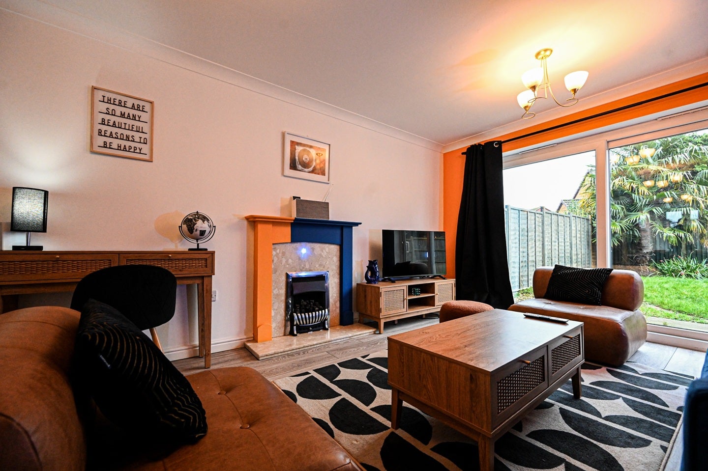 House Tudor Close in Tewkesbury