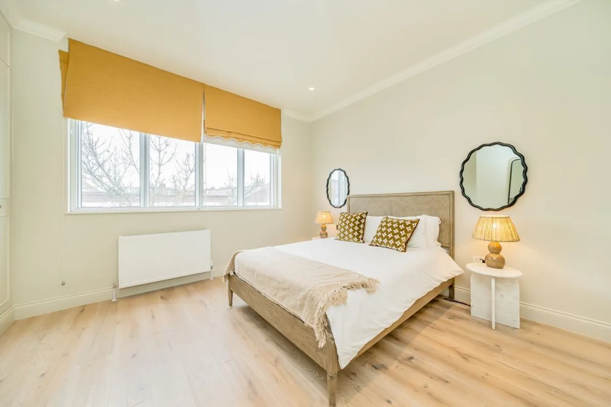 Flat Heath Road in Greater London