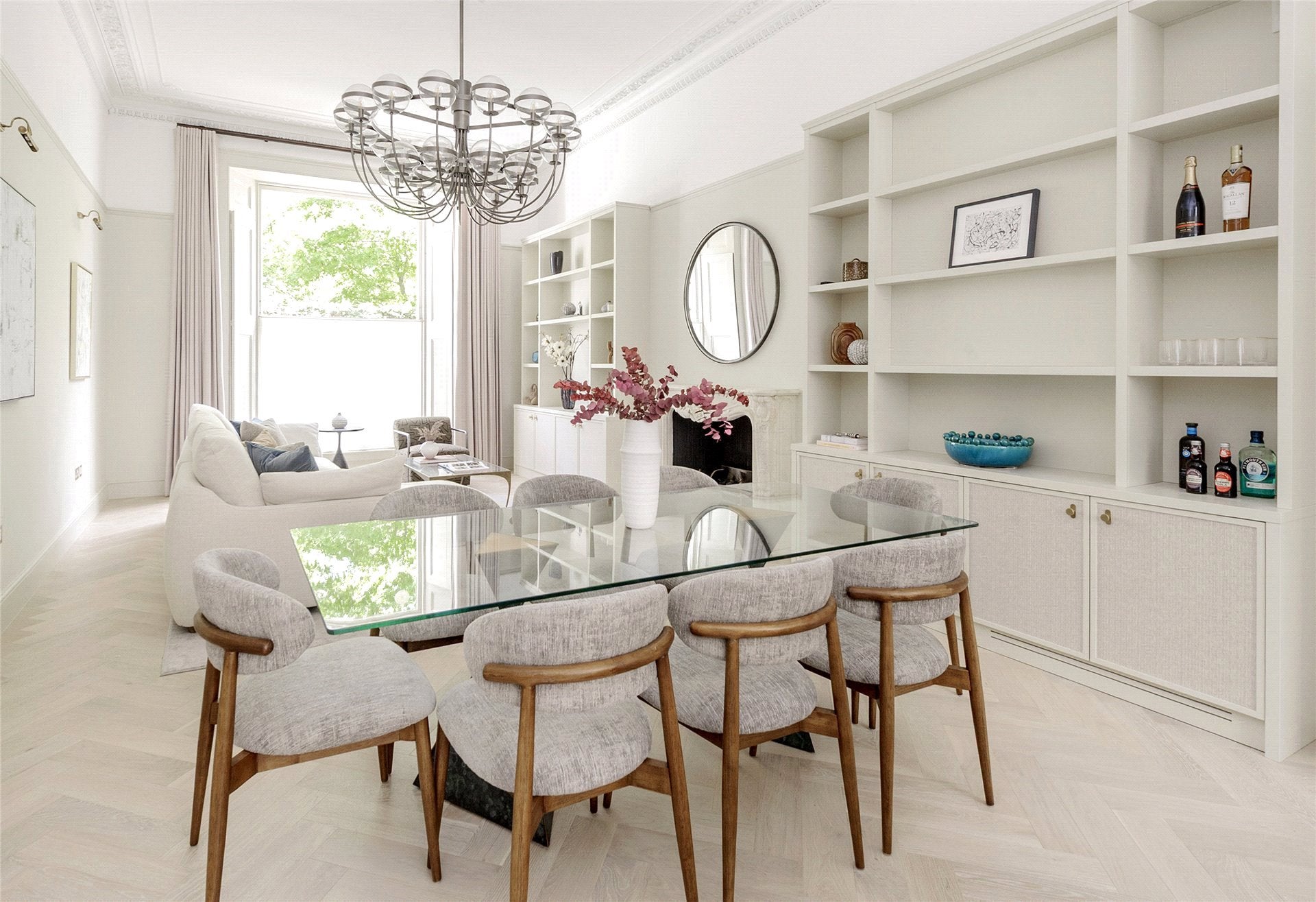 Flat Pembridge Gardens in Greater London