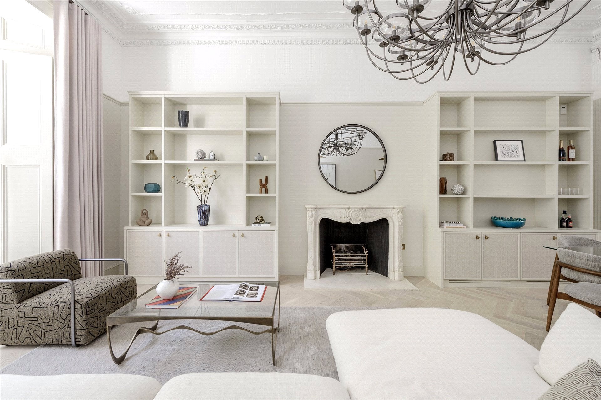 Flat Pembridge Gardens in Greater London