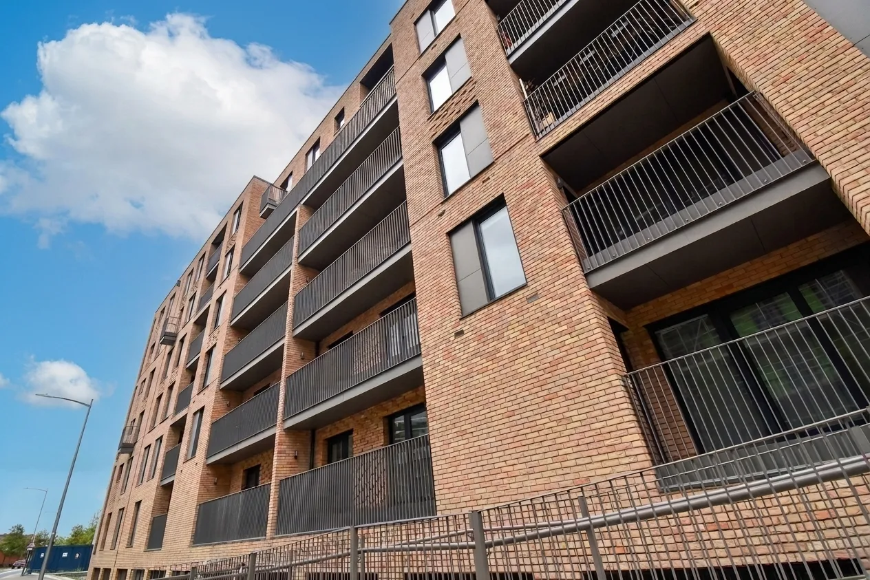 Flat Victoria Road in Ashford
