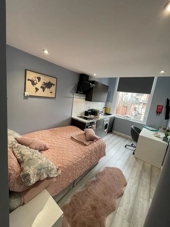 Room Broad Street in Nottingham