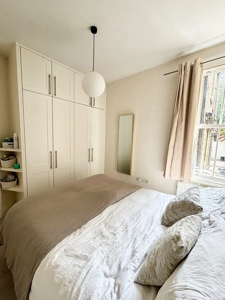 Flat Denton Street in Greater London