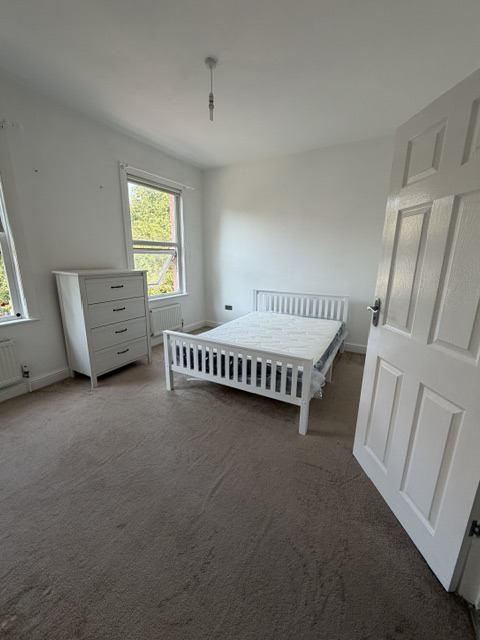 Room Maryland Square in Greater London