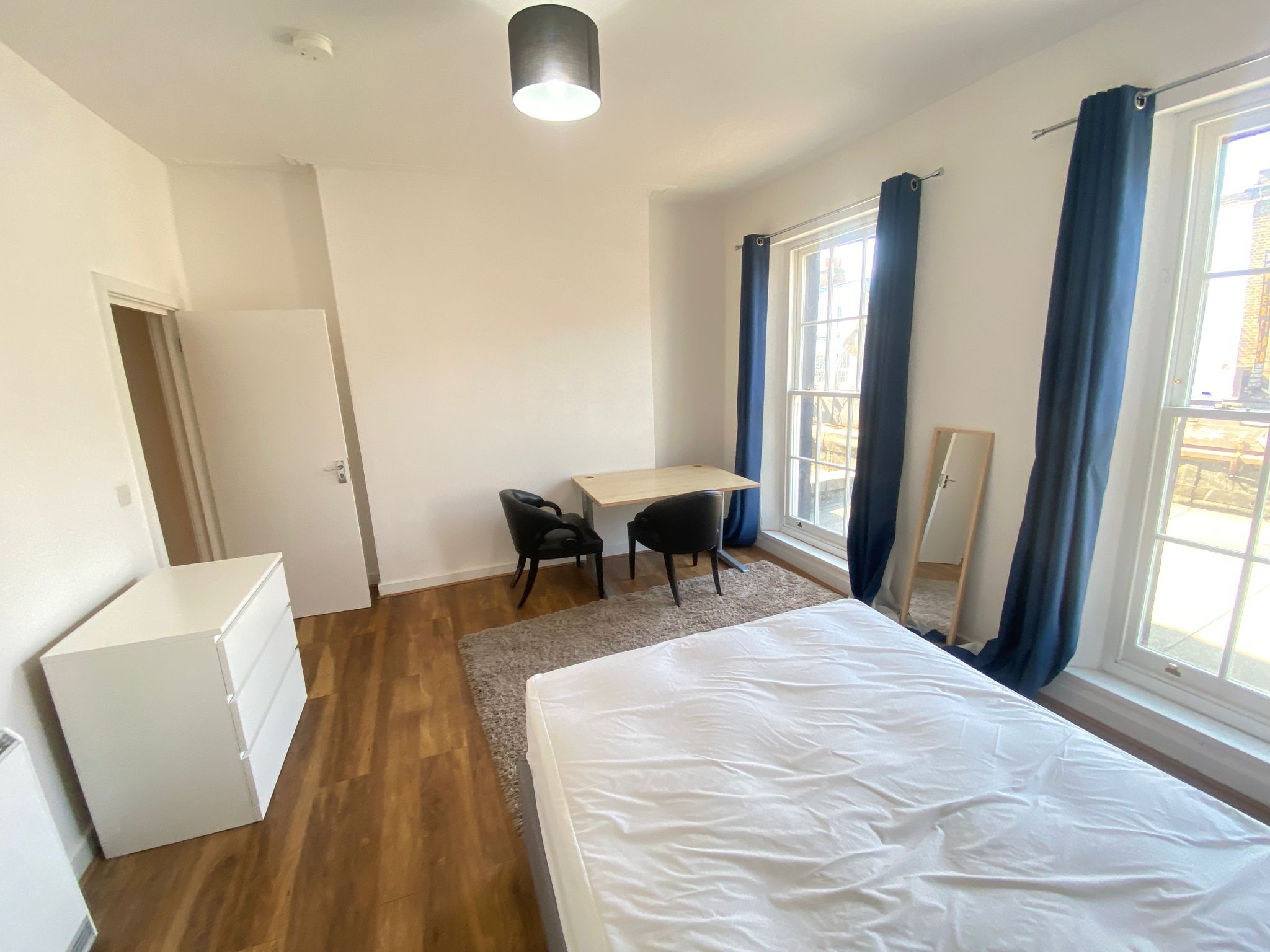 Room Camden High Street in Greater London