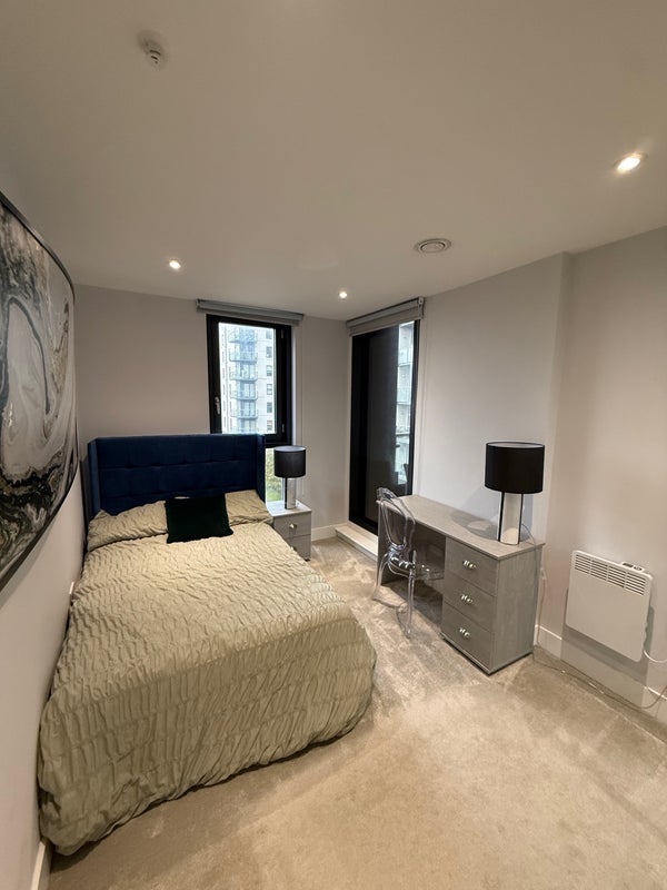 Room Cheetham Hill Road in Manchester