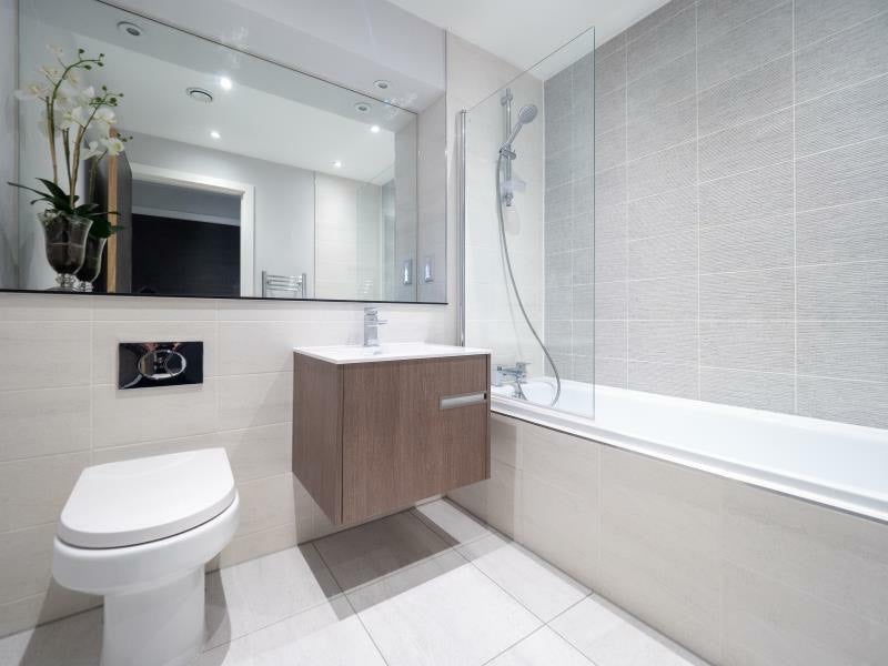 Room Cheetham Hill Road in Manchester