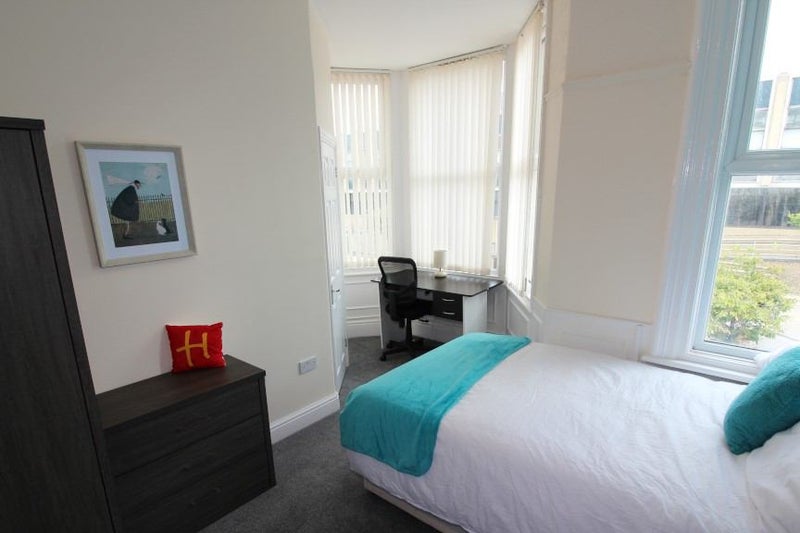Room Albert Road in Middlesbrough
