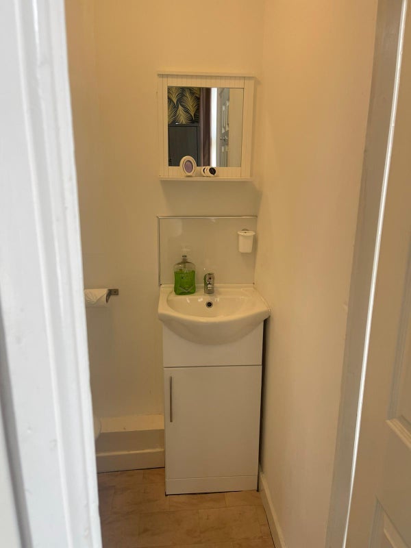 Room Albert Road in Middlesbrough