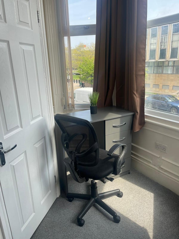 Room Albert Road in Middlesbrough
