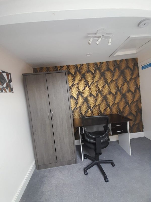 Room Albert Road in Middlesbrough