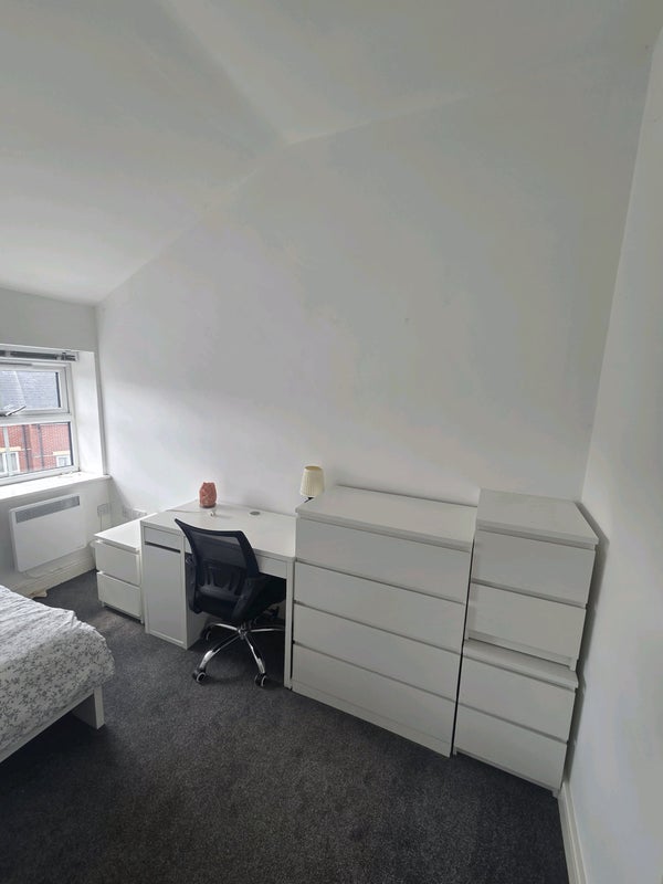 Room Beech Avenue in Nottingham