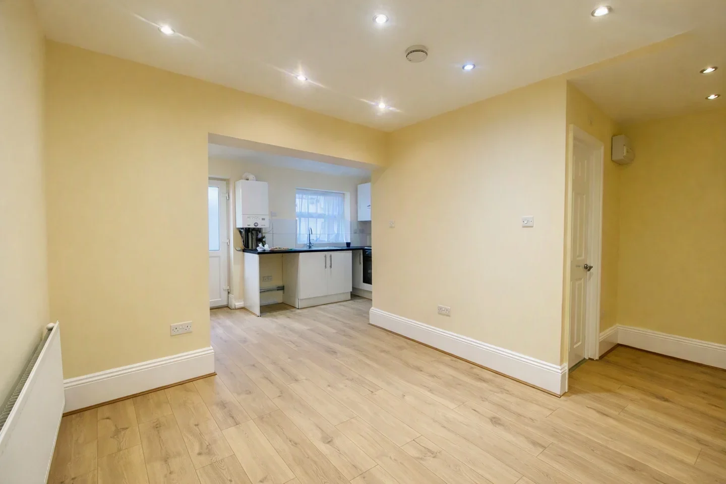 Flat High Street in Cheshunt