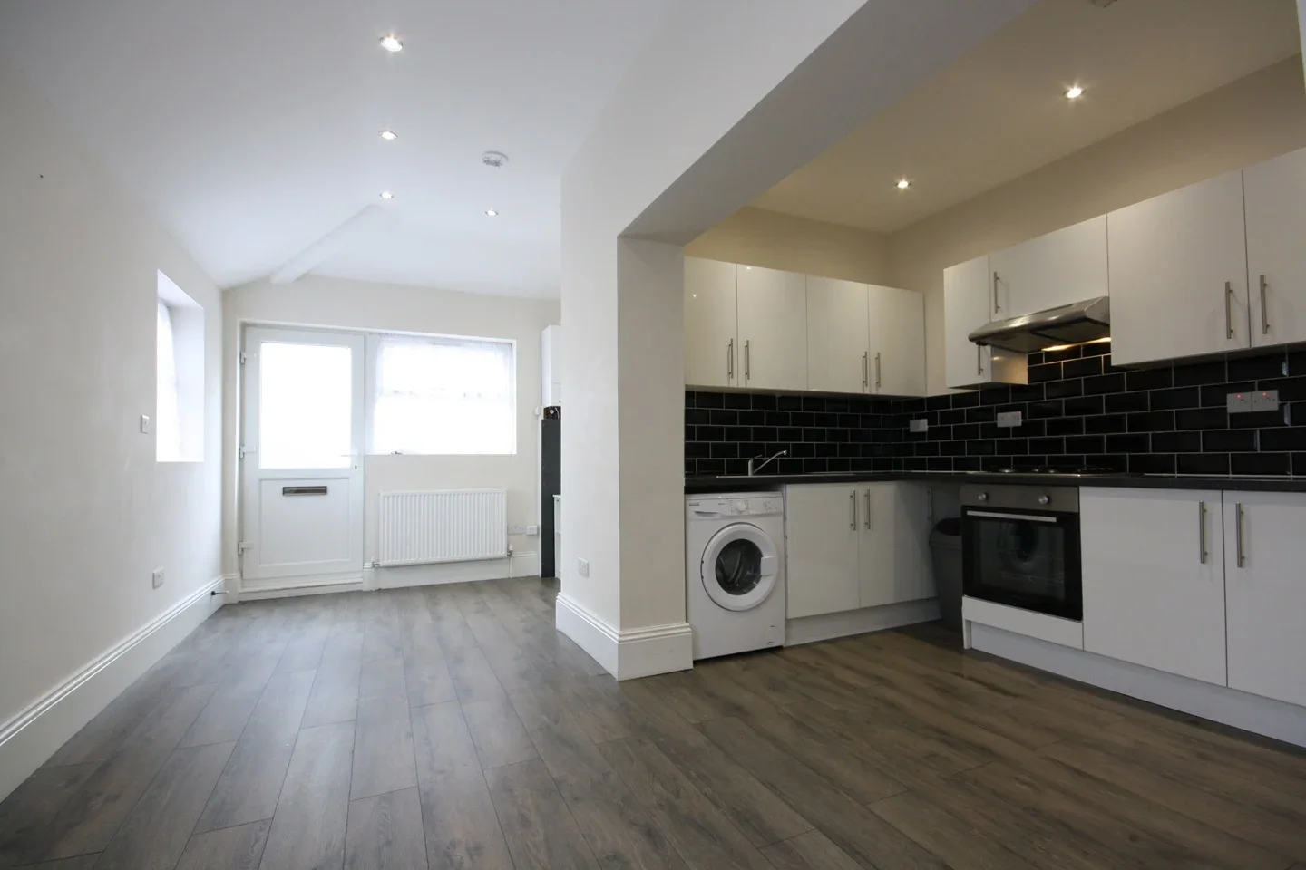 Flat High Street in Cheshunt