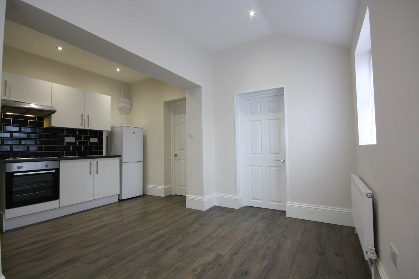 Flat High Street in Cheshunt