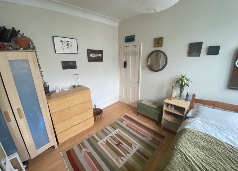 Room Sandmere Road in Greater London