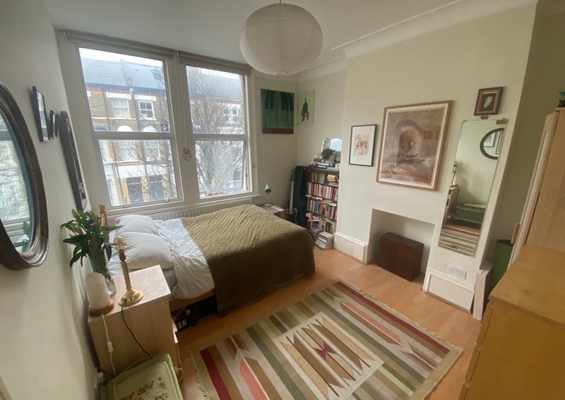 Room Sandmere Road in Greater London