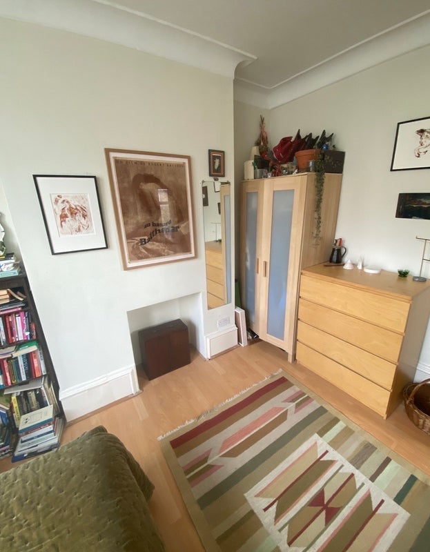 Room Sandmere Road in Greater London