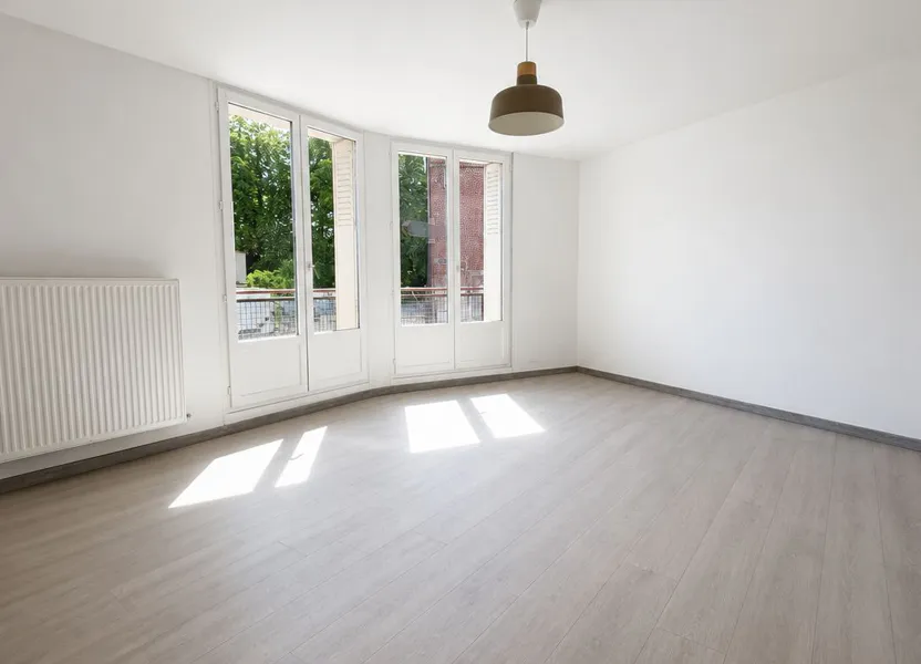 Flat Rue de la Chaussée Romaine in Saint-Quentin