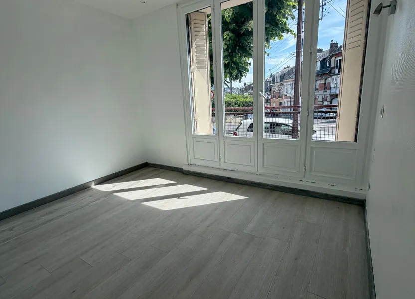 Flat Rue de la Chaussée Romaine in Saint-Quentin