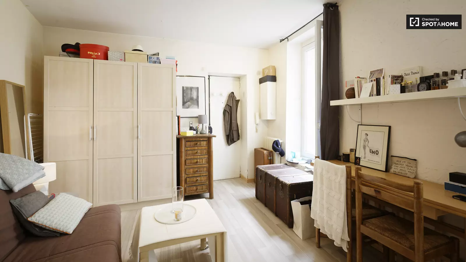 Flat Rue Lepic in Paris
