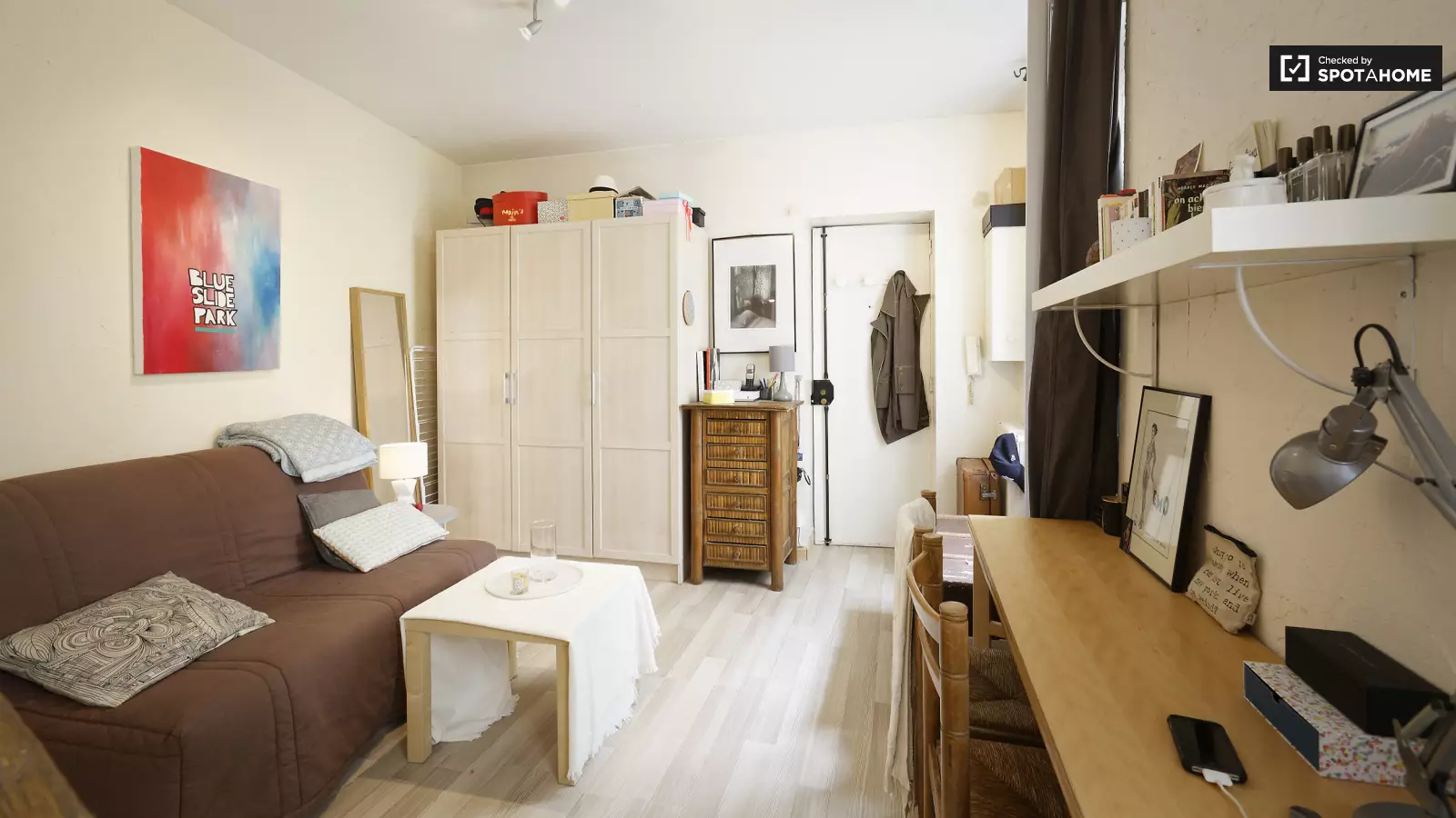 Flat Rue Lepic in Paris