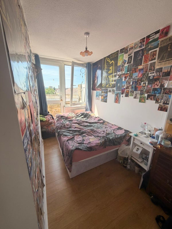 Room Ebley Close in Greater London