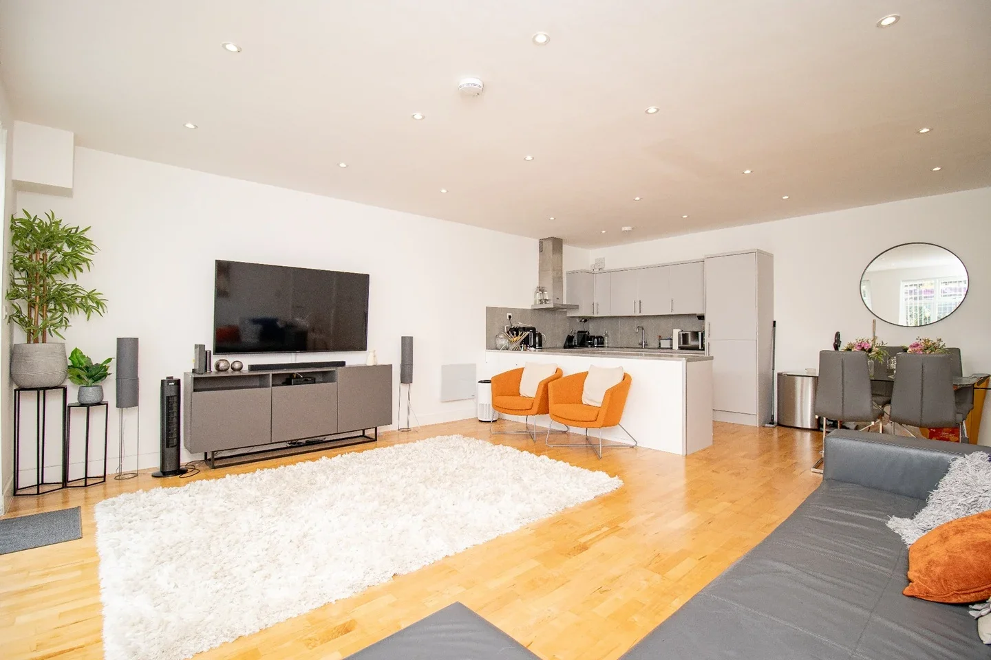 Flat Ash Road in Greater London