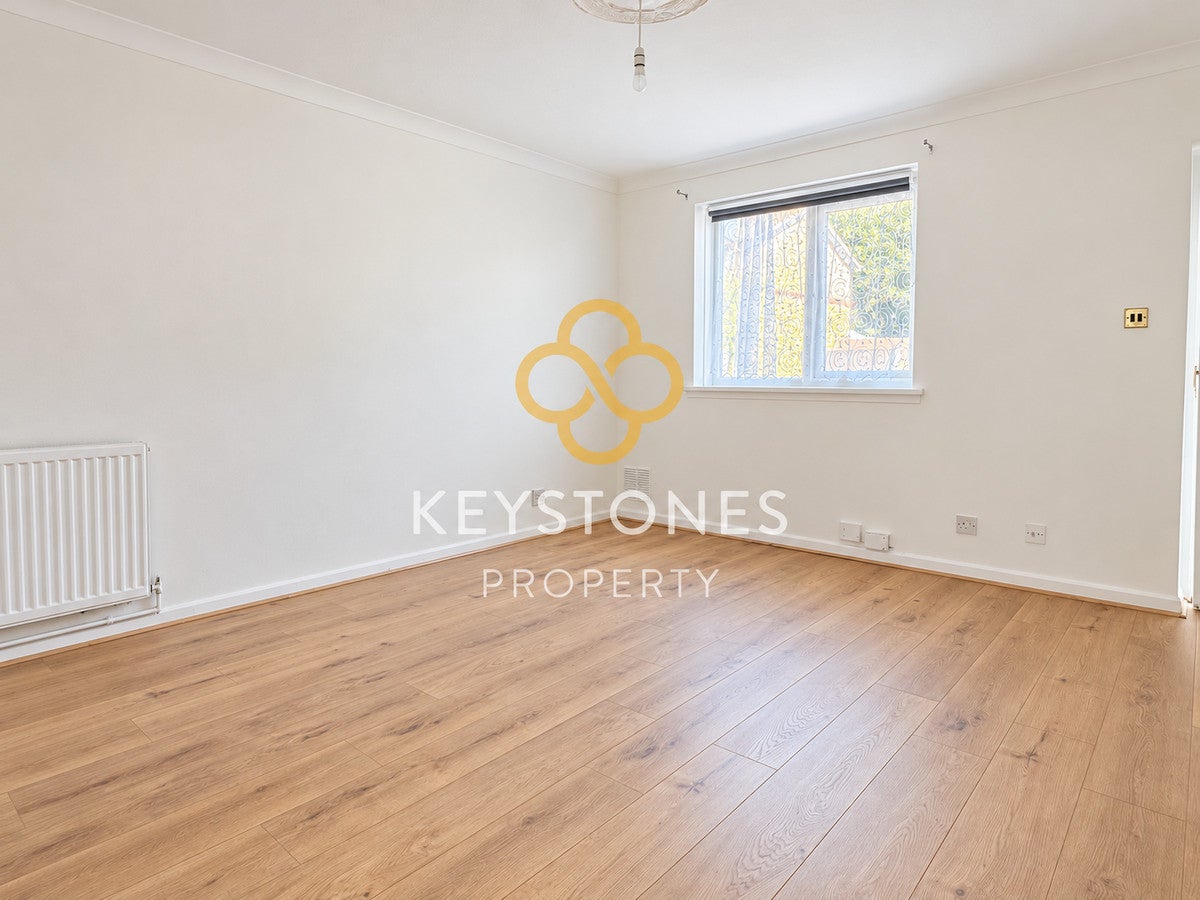 House Aldington Close in Greater London