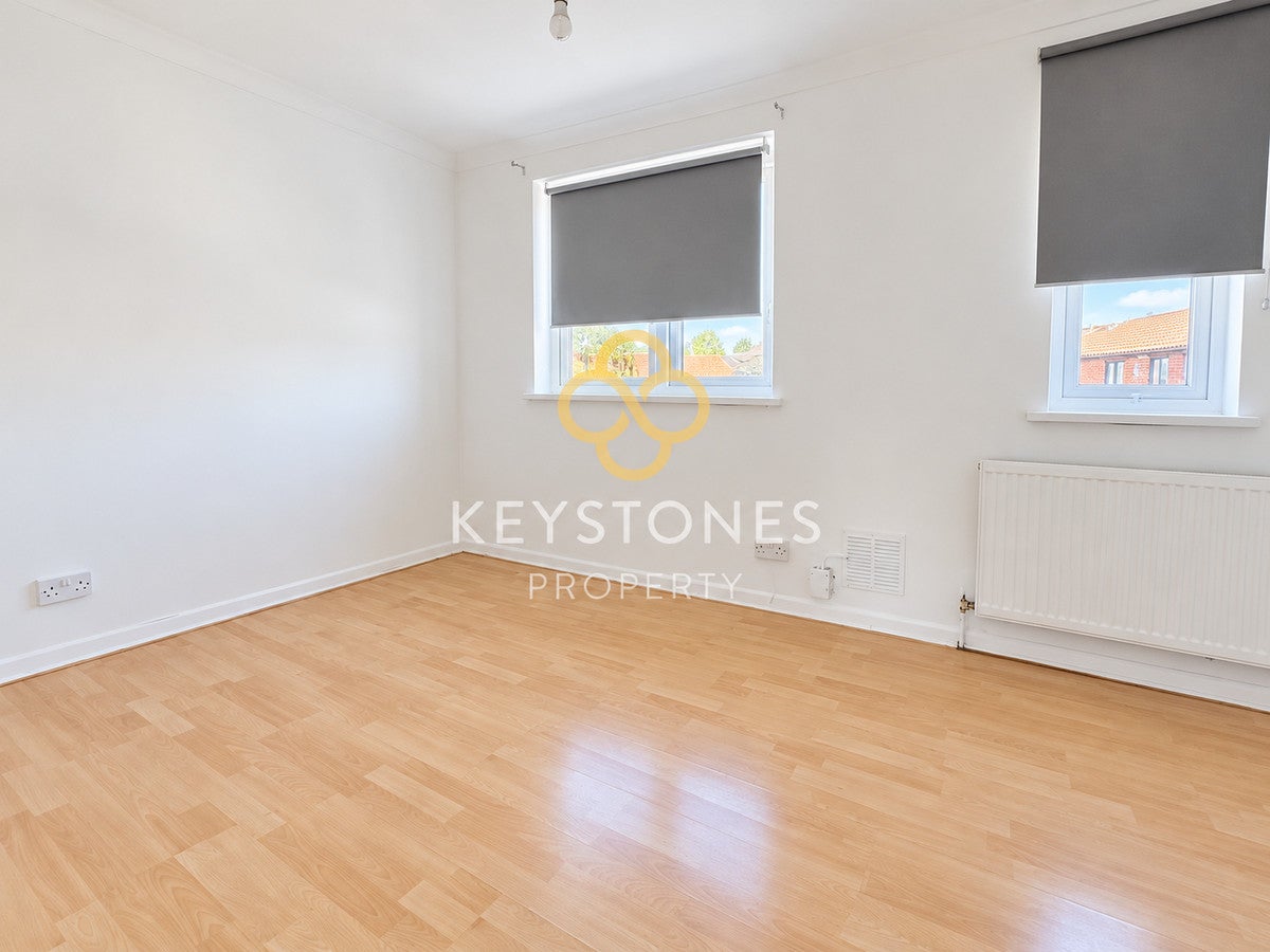 House Aldington Close in Greater London