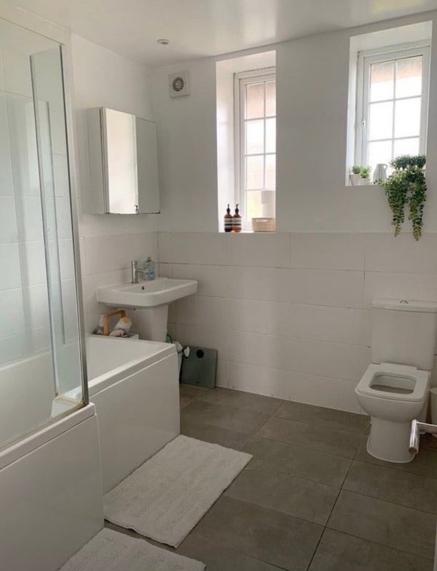 Room Beeches Road in Greater London