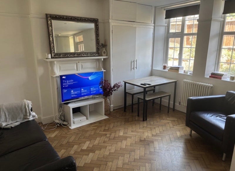 Room Beeches Road in Greater London