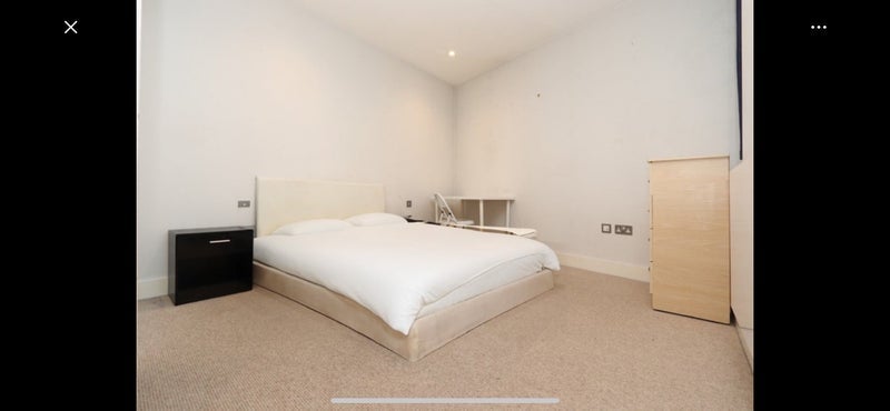 Room Holloway Road in Greater London